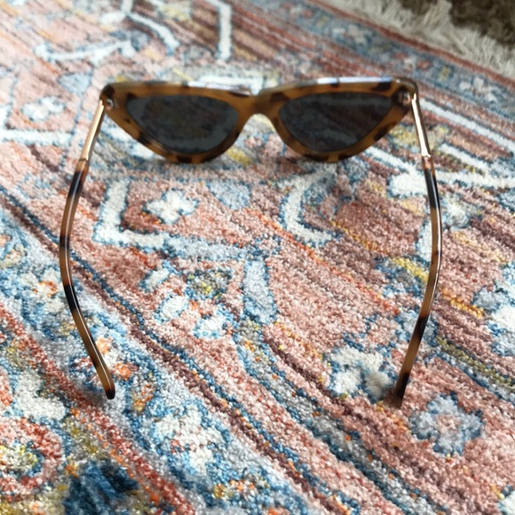 Cheetah Cat Eye Sunglasses - Picture 3 of 4